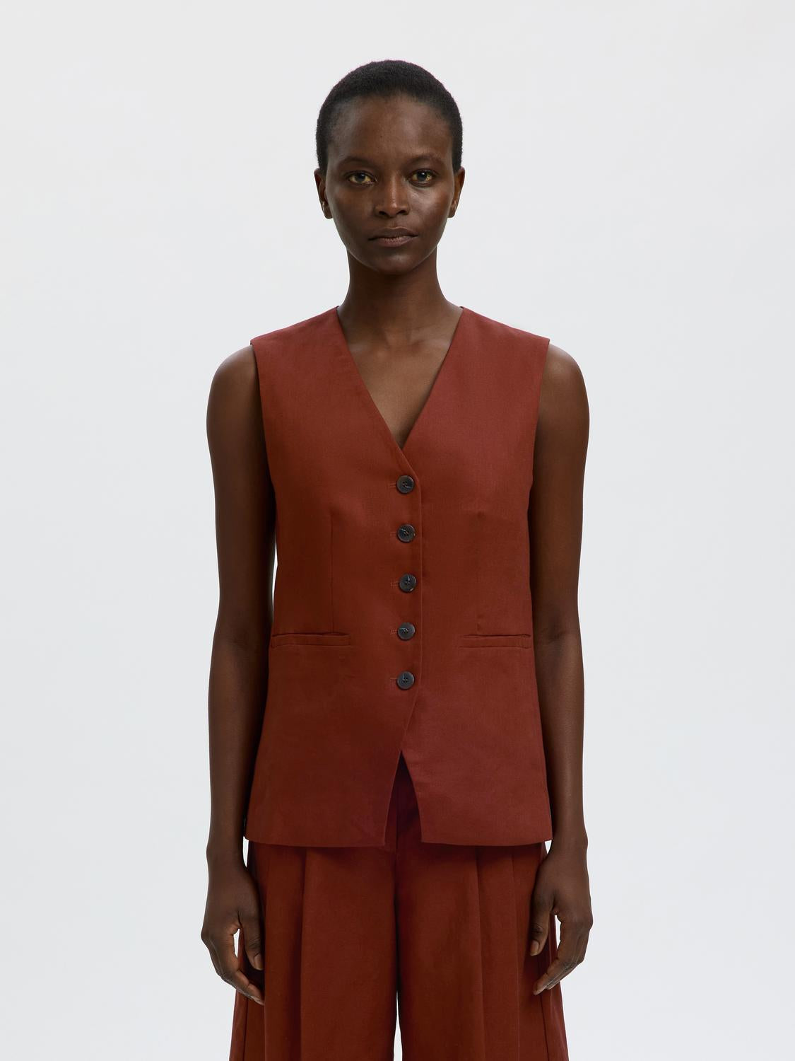 model_shot-front